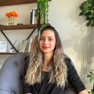 Psk. Fatma Yılmaz — Psikoloji. Portre fotoğrafı.