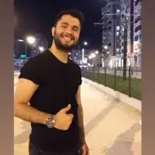 Uzm. Dkt. Burak Karacan — Dil ve Konuşma Terapisi, İstanbul. Portre fotoğrafı.
