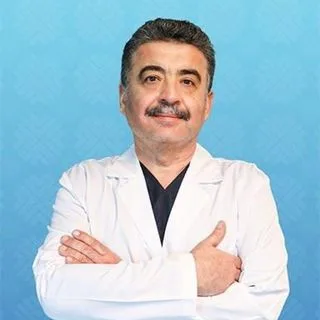 Op. Dr. Hayati Arık — Göz Hastalıkları, Üsküdar, İstanbul. Portre fotoğrafı.