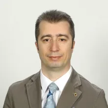 Doç. Dr. Deniz Demir — Kulak Burun Boğaz, Maltepe, İstanbul. Portre fotoğrafı.