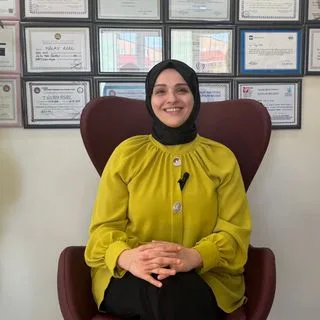 Psk. Yağmur Ataçay Kuş — Psikoloji, Kocaeli. Portre fotoğrafı.