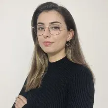 Uzm. Psk. Emine Alaca Erkoç — Psikoloji, Isparta. Portre fotoğrafı.