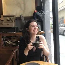 Psk. Pınar Aydoğan — Psikoloji, İzmir. Portre fotoğrafı.