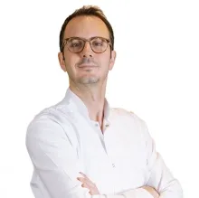 Op. Dr. Halit Müstakim — Göz Hastalıkları, Keçiören, Ankara. Portre fotoğrafı.