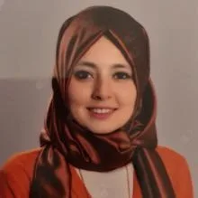 Dyt. Şeyma Gülşen Oral — Diyetisyen, İstanbul. Portre fotoğrafı.