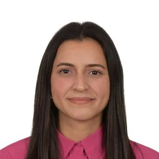 Dkt. Rümeysa Çördük — Dil ve Konuşma Terapisi, Düzce. Portre fotoğrafı.