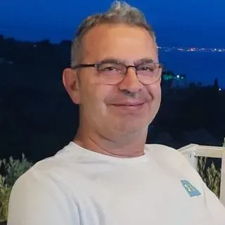 Uzm. Fzt. Bayram En — Fizyoterapi Ve Rehabilitasyon, Balıkesir. Portre fotoğrafı.
