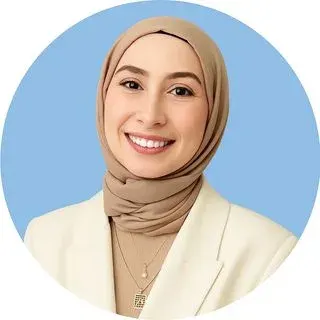 Dkt. | Bilim Uzmanı Meryem Savran Bilen — Dil ve Konuşma Terapisi, Balıkesir. Portre fotoğrafı.