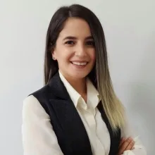 Psk. Dan. Burcu Öztürk — Psikolojik Danışma ve Rehberlik, İstanbul. Portre fotoğrafı.