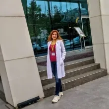 Kl. Psk. İrem Yalçın — Psikoloji, İstanbul. Portre fotoğrafı.
