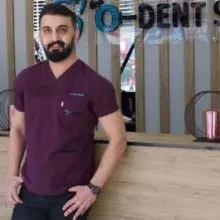Dt. Oktay Özcan — Diş Hekimi, İstanbul. Portre fotoğrafı.