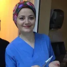 Op. Dr. Damla Nihan Özdemir — Kulak Burun Boğaz, İzmir. Portre fotoğrafı.