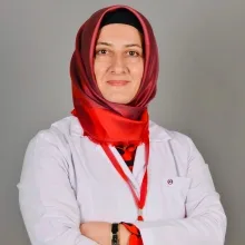 Uzm. Dr. Zeynep Genç — Kadın Hastalıkları Ve Doğum, İstanbul. Portre fotoğrafı.
