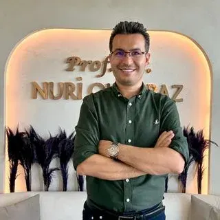 Prof. Dr. Nuri Okkabaz — İstanbul. Portre fotoğrafı.