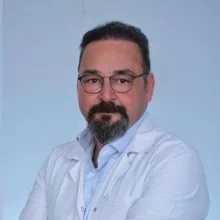 Op. Dr. Aytuğ Aksan — Genel Cerrahi, Manisa. Portre fotoğrafı.