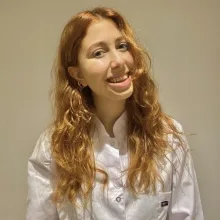 Dyt. İrem Ökten — Diyetisyen. Portre fotoğrafı.