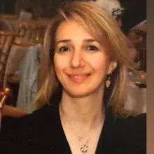 Prof. Dr. Saliha Eroğlu Demir — Fiziksel Tıp Ve Rehabilitasyon, Şişli, İstanbul. Portre fotoğrafı.