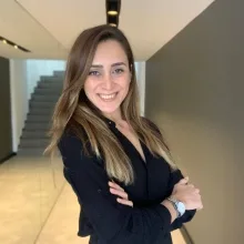 Dyt. Elçin Pelin Yılmaz — Diyetisyen, Antalya. Portre fotoğrafı.