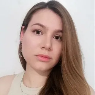 Psk. Dan. Arzu Demir — Psikolojik Danışma ve Rehberlik. Portre fotoğrafı.