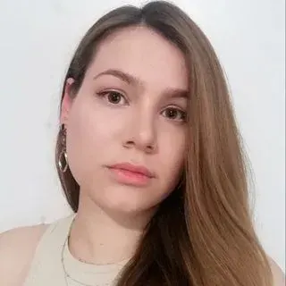 Psk. Dan. Arzu Demir — Psikolojik Danışma ve Rehberlik. Portre fotoğrafı.