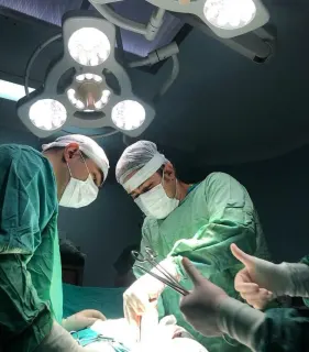 Doç. Dr. Uygar Miçooğulları profilinde yer alan galeri fotoğrafı.
