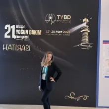 Dr. Aysun Özel Yeşilyurt — İç Hastalıkları, Adana. Portre fotoğrafı.