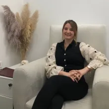 Kl. Psk. Cemre Özcan — Psikoloji. Portre fotoğrafı.
