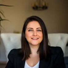Kl. Psk. Yeliz Bayraktar Aymete — Psikoloji. Portre fotoğrafı.