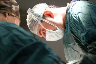 Op. Dr. Aşkın Evren Güler profilinde yer alan galeri fotoğrafı.