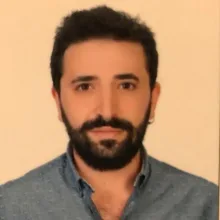 Op. Dr. Kıvanç Demir — Plastik Rekonstrüktif Ve Estetik Cerrahi, İstanbul. Portre fotoğrafı.