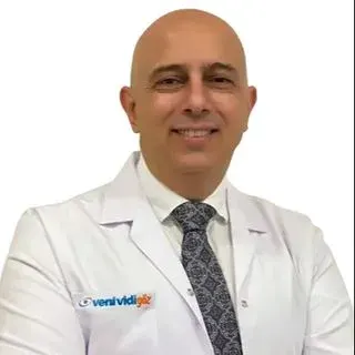 Op. Dr. Ragıp Gürsel — Göz Hastalıkları, Çankaya, Ankara. Portre fotoğrafı.