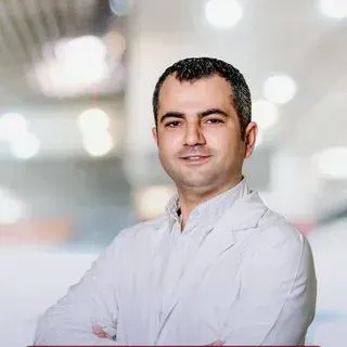 Op. Dr. Cihan Yüksel — Kadın Hastalıkları Ve Doğum, İzmir. Portre fotoğrafı.