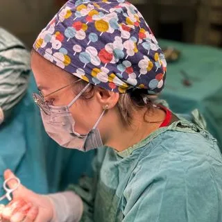 Op. Dr. Esmanur Sert Çakır — Kadın Hastalıkları Ve Doğum. Portre fotoğrafı.