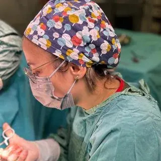 Op. Dr. Esmanur Sert Çakır — Kadın Hastalıkları Ve Doğum. Portre fotoğrafı.