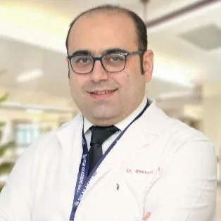 Uzm. Dr. Mehmet Alataş — Dermatoloji, Kahramanmaraş. Portre fotoğrafı.