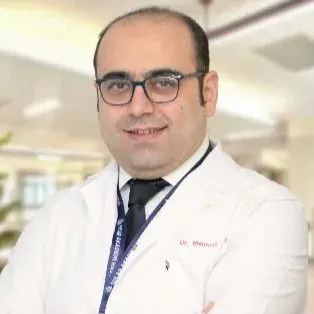 Uzm. Dr. Mehmet Alataş — Dermatoloji, Kahramanmaraş. Portre fotoğrafı.