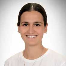 Psk. Elçin Tanık — Psikoloji, İzmir. Portre fotoğrafı.