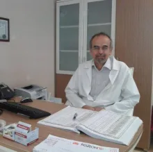 Op. Dr. Mustafa Nermi Özer — Genel Cerrahi, Konak, İzmir. Portre fotoğrafı.