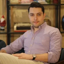 Op. Dr. Koray Paçacı — Plastik Rekonstrüktif Ve Estetik Cerrahi, İstanbul. Portre fotoğrafı.