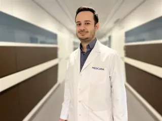 Op. Dr. Cem Kavvasoğlu profilinde yer alan galeri fotoğrafı.