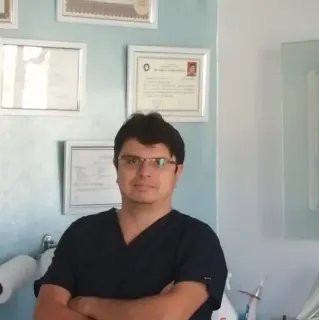 Dt. Ali Emrah Uysal profilinde yer alan galeri fotoğrafı.