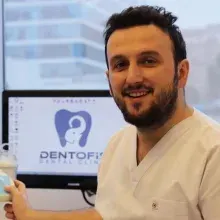 Dt. Mustafa Öz — Diş Hekimi, Maltepe, İstanbul. Portre fotoğrafı.