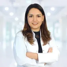 Uzm. Dr. Cansu Sarıkaya — Nöroloji, Maltepe, İstanbul. Portre fotoğrafı.