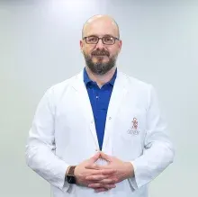 Prof. Dr. Alp Özgün Börcek — Beyin Ve Sinir Cerrahisi, Ankara. Portre fotoğrafı.