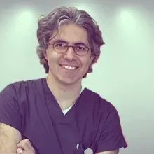 Op. Dr. Can Ercan — Kulak Burun Boğaz, İzmir. Portre fotoğrafı.