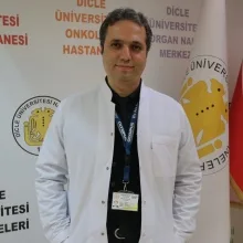Prof. Dr. Velat Şen — Çocuk Sağlığı Ve Hastalıkları, Diyarbakır. Portre fotoğrafı.