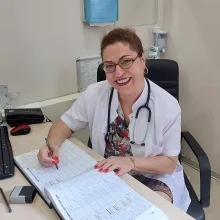 Uzm. Dr. Tülay Eyüpgiller — İç Hastalıkları, İstanbul. Portre fotoğrafı.