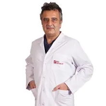 Op. Dr. Hakan Bozoğlu — Beyin Ve Sinir Cerrahisi, Tepebaşı, Eskişehir. Portre fotoğrafı.