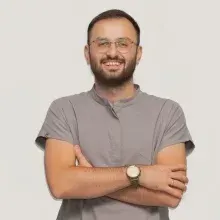 Dt. Burak Bilgehan Şahin — Diş Hekimi, Denizli. Portre fotoğrafı.