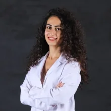Fzt. Berna Deniz Kaşıkcı — Fizyoterapi Ve Rehabilitasyon. Portre fotoğrafı.
